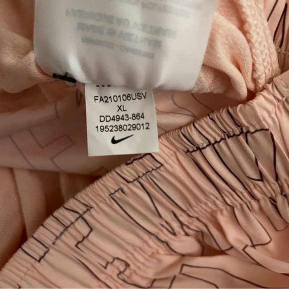 NWT Nike XL blush pink running shorts - Picture 7 of 12